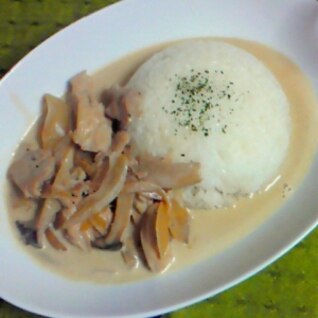 おうちカフェ☆簡単チキンストロガノフ